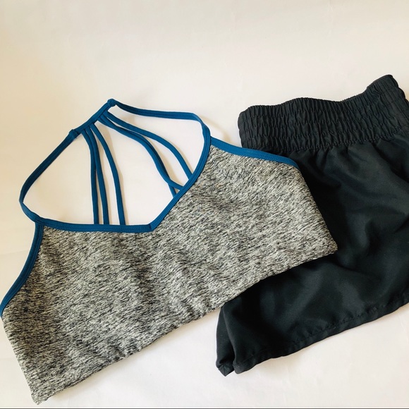 New Without Tags Sports Bra Medium - Picture 1 of 8
